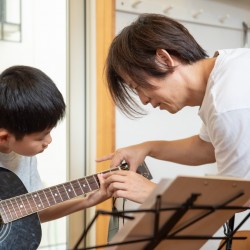 腕は振らない？？
